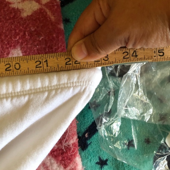 Offline White Crop Shorts Medium Run Larger - Picture 4 of 8